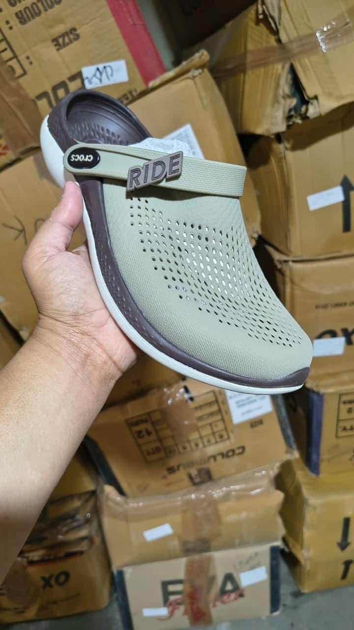 Offre de gros en vrac de chaussures Crocs originales