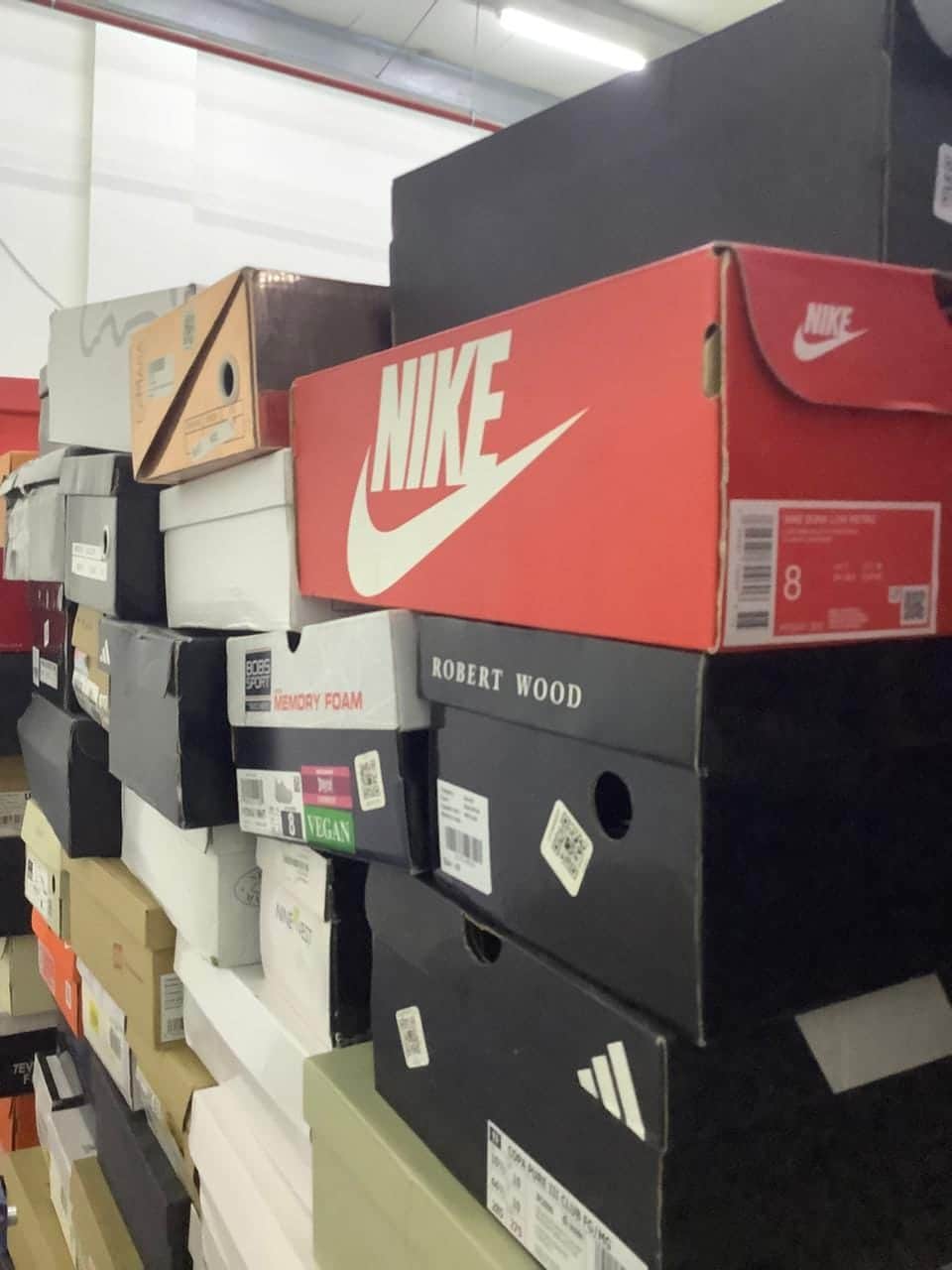 Chaussures de marque mixte – Hommes, Femmes et Enfants (Vente de liquidation en gros)