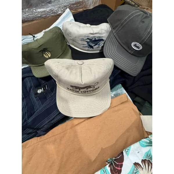 Palets mixtos de ropa al por mayor SURF 100 uds