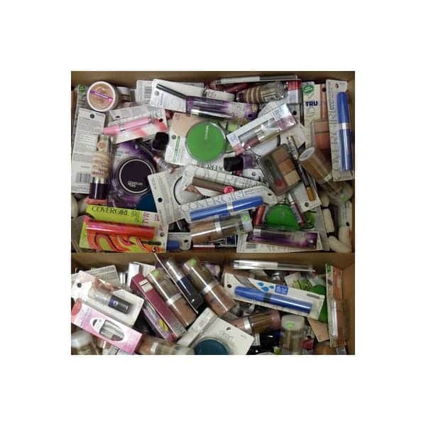 Cosmétiques Cover Girl neufs en surstock 300 pcs