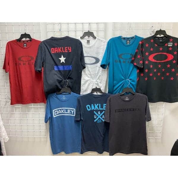 Surtido de camisetas de manga corta para hombre Oakley al por mayor, 48 piezas.