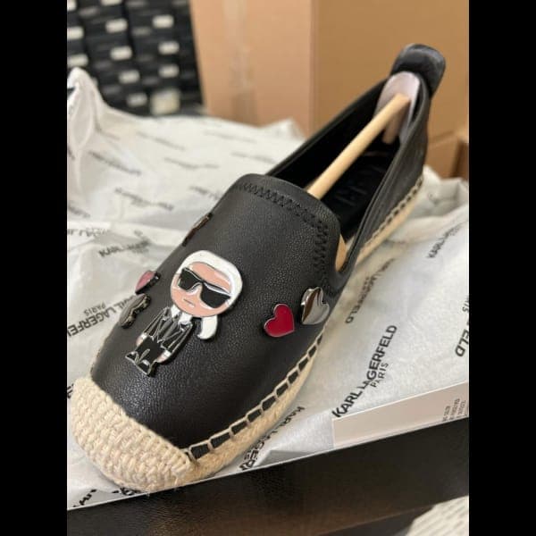 Assortiment de 30 espadrilles pour femmes Karl Lagerfeld en gros.