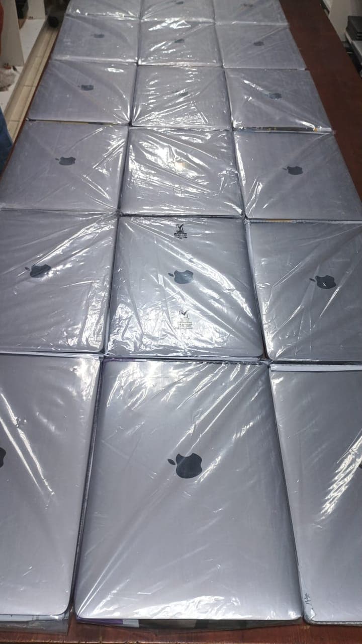 Apple Macbook Air, M1 Chip, 13" 2020 Model