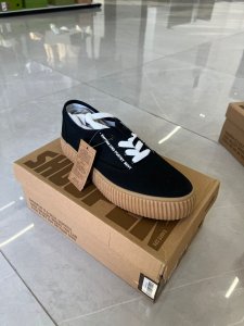 Korean Brand Footwear With 400 models